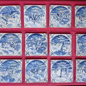 12 carreaux anciens de Delft