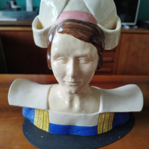 Faïence Grand Buste Bretonne