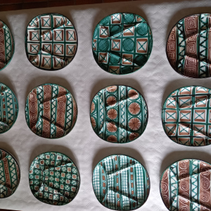 Série de 12 assiettes compartimentées Robert PICAULT