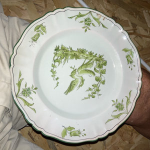 Vaisselle diverse dont assiettes