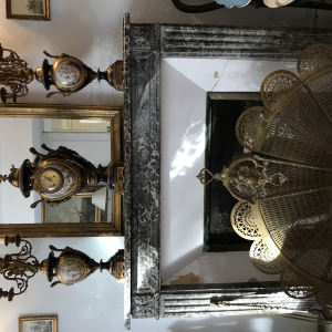 Garniture de cheminée, porcelaine de Sèvres, signée Château des Tuileries, style Napoléon III