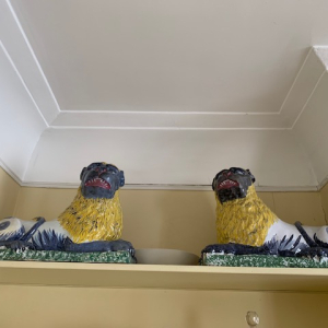 Paire de lions en faïence de Lunéville XVIIIème