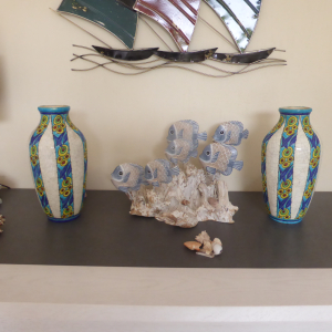 vase signé  :     D.947     ch.catteau