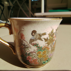 tasse à thé avec soucoupe