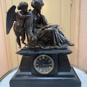 Pendule en bronze signée Monumentale femme et enfant