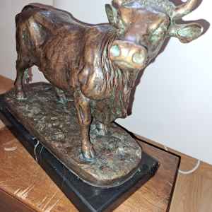 Taureau en bronze signé Isidore Bonheur, 35x25x13cm