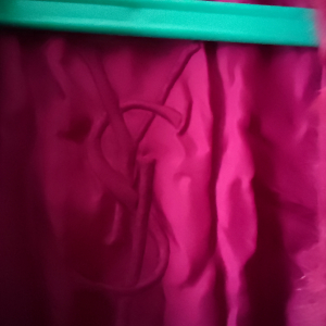 Manteau vintage Yves Saint Laurent fourrure framboise