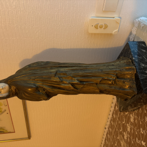 Bronze signé V. Sabatier.. Vierge en bronze et visage en ivoire.