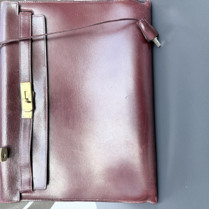 Kelly 35 Hermes en bordeaux bon état pour du vintage année 1959