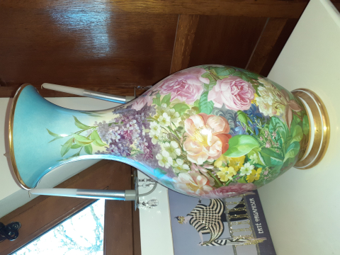 
															Grand vase décor floral
														