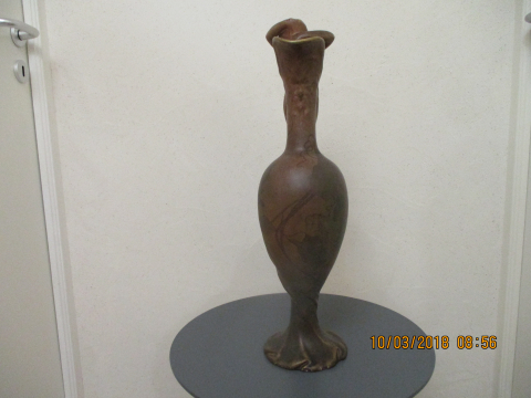 
															Pichet à anse en céramique art nouveau
														