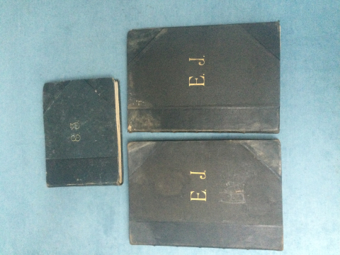 
															catalogues parfumerie 19ème siècle
														