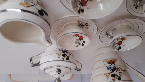 
															ensemble service à café Mickey
														