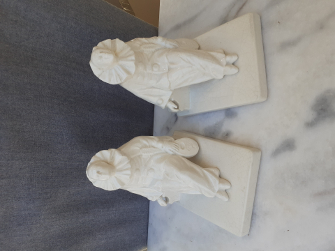 
															Statuette emaux de louviere
														