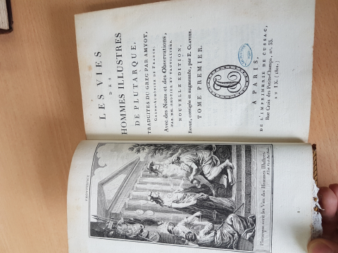 
															Oeuvre complet de plutarque de 1 à 25
														