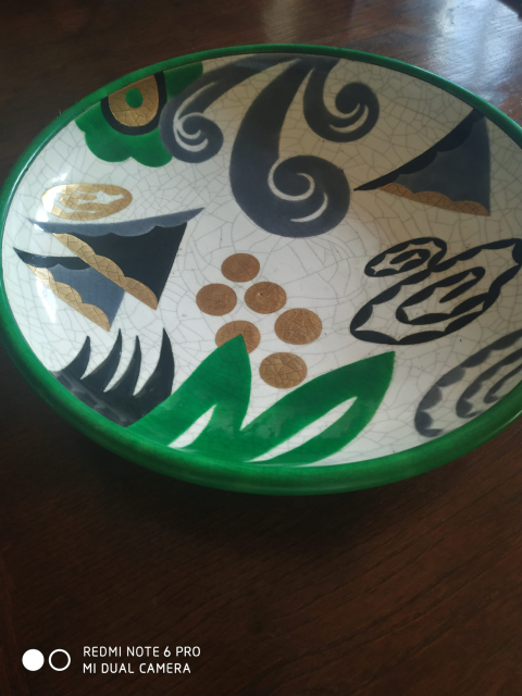 
															Plat en faience Claude Levy pour Longwy
														