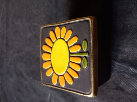 
															Boite faïence et bois
														