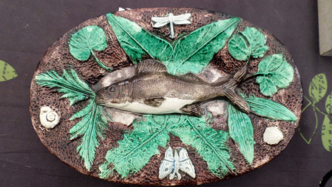 
															plat ancien decoratif
														