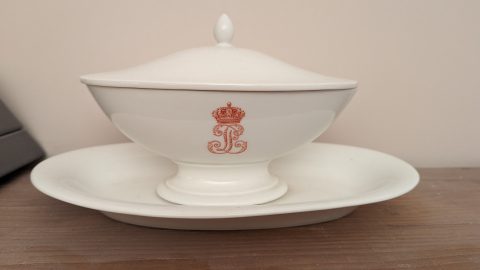 
															saucière Louis Phillipe
														