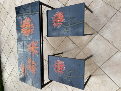 
															TABLE VINTAGE signée céramiste ADRI
														