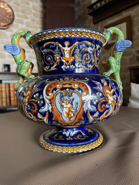 
															faïence de Gien, Rouen et daum
														