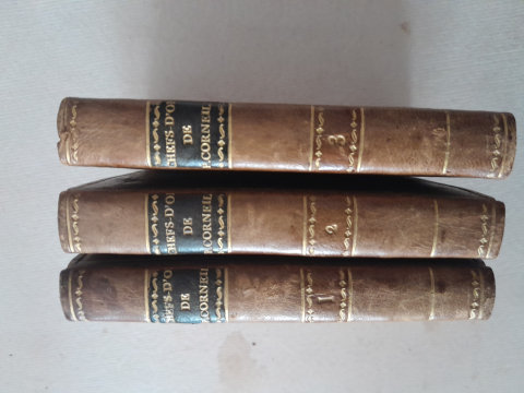 
															Œuvre de Corneille en 3 volumes reliés cuir , édition an 8
														