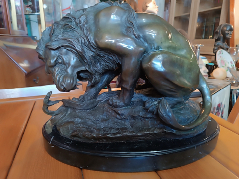 
															Bronze signé Barye cachet bronze garanti Paris J.B déposée
														