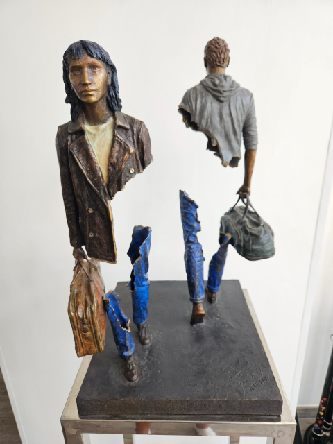 
															Duo Alexis et Aurore - Sculpture contemporaine en bronze et patine
														