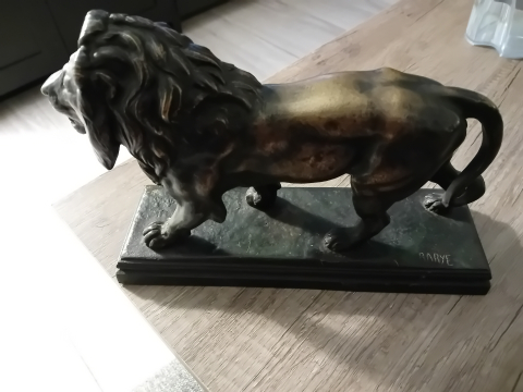 
															Bronze Lion de Barye en parfait état, 23x7.5x15cm
														