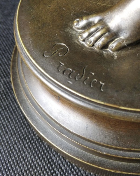 
															Sculpture en bronze signé James Pradier, 32 cm
														