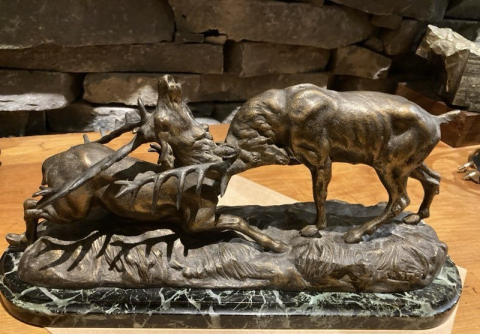 
															Sculpture bronze "Combat de cerfs" sur socle marbre
														