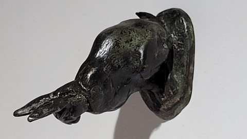 
															Petit bronze signé BARYE lapin seul
														