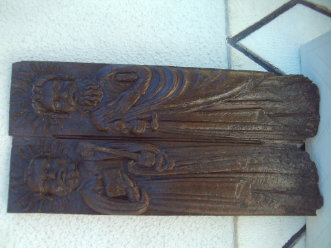 
															2 sculptures en chêne représentant Saint Pierre  16ème siècle
														