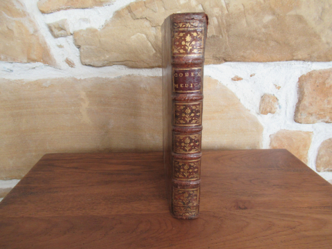 
															5 ieme édition de Codex , pharmacopée de 1758
														