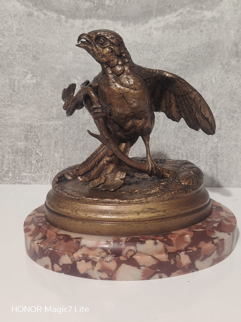 
															Sculpture en bronze signé Jules Moigniez
														