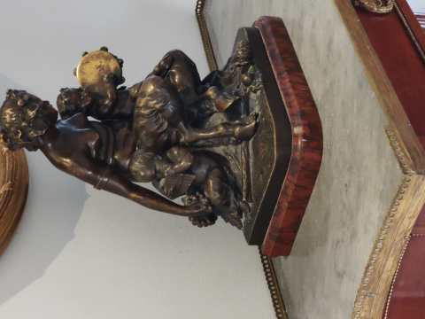 
															Bronze d'après Clodion
														