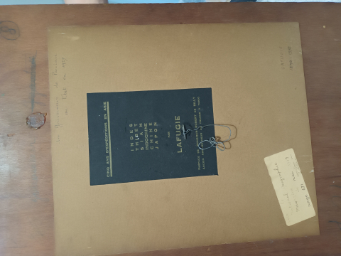 
															Un gouveneur de province au tibet signé lea lafugie
														