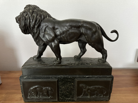 
															Sculpture lion en bronze sur marbre Barye XIXe
														