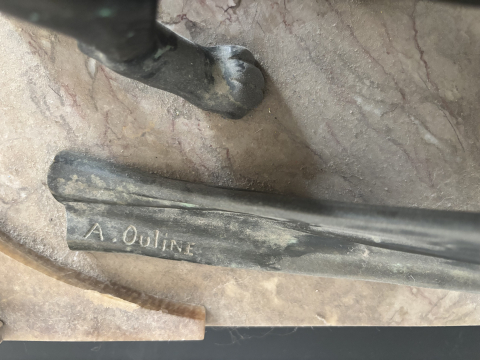 
															Sculpture Alexandre Ouline Femme et Panthères sur socle marbre
														