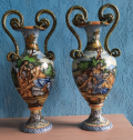 
													Vases majolica
												