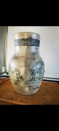 
													Vase signe jblin
												