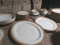 
													service porcelaine d art de limoges 68 pieces
												