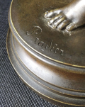 
													Sculpture en bronze signé James Pradier, 32 cm
												