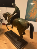 
													Grand cavalier d'Isodore Bonheur en bronze, sculpture équestre
												