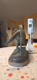 
													Bronze animalier signé Delabrierre représentant un cavalier et son cheval
												