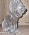 
													Lion Bamara Lalique en verre dépoli, 20 cm
												