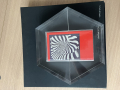 
													Sculpture hexagone vasarely
												