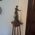 
													Statuette bronze 'Travail' H50cm sur socle bois
												