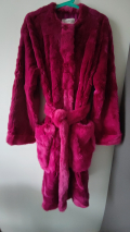 
													Manteau vintage Yves Saint Laurent fourrure framboise
												