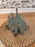 
													Bronze signé Bernard Jobin, sculpture de feuilles
												